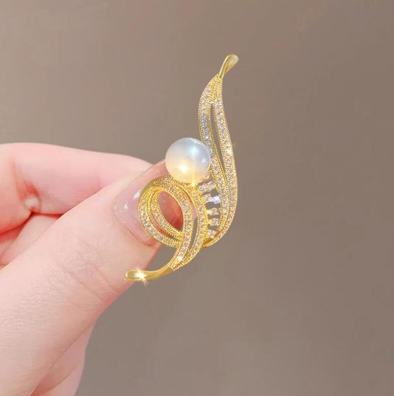 Spille Fiore Perla Colore Oro Vintage per Donne Coreane Zircone Intarsiato Spille Gioielli Accessori Trendy Regali per Feste