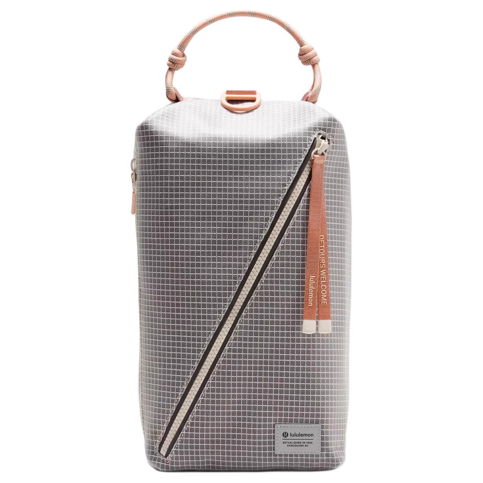 

Lululemon 9L Fast Track Paracord Removable Adjustable Strap Color Block Sports Bag Women Shoulder Bag Light-Ivory Shell-Pink LU9CJWS-071535 Light Ivory White & Shell Mist Pink