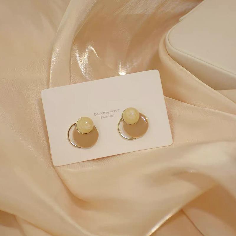S Silver Needle Gentle Retro Style Amber Earrings Female Korean Personality Versatile Stud Earrings Geometric Earrings