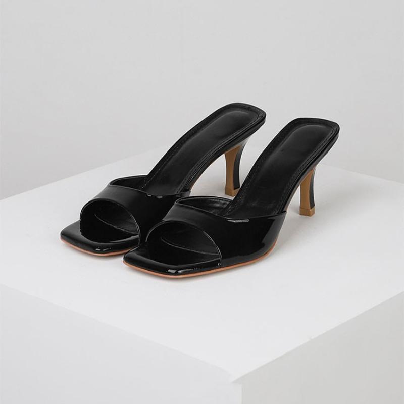 Patent Leather High-heeled Sandals and Slippers Women s Summer New Style British Style Square Toe Stiletto Outer Wear Large Size Women s Slippers 35 чёрный