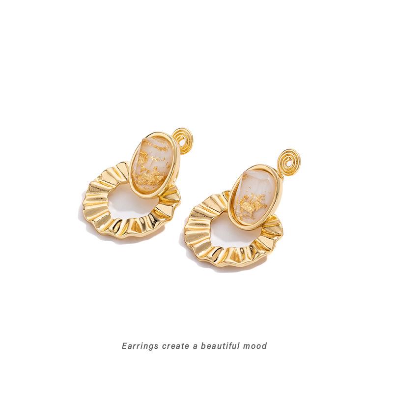 Vintage Geometric Pleated Oval Clip-On Resin Earrings for Women