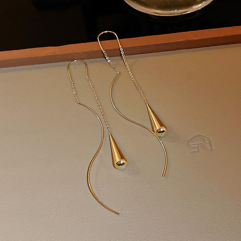 Metal water drop fringed geometric earrings niche simple design earrings European and American high-end temperament earrings