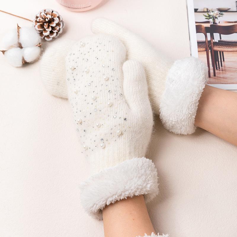 Personalized Cute Girl's Heart Lamb Velvet Beaded Gloves All Inclusive Winter Gloves Thickened Warm Couple Gloves