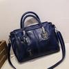 Leather Oil European Waxed Vintage Womens Handbag Large Capacity Multicompartment New Fashion Shoulder Bag And Crossbody Bag