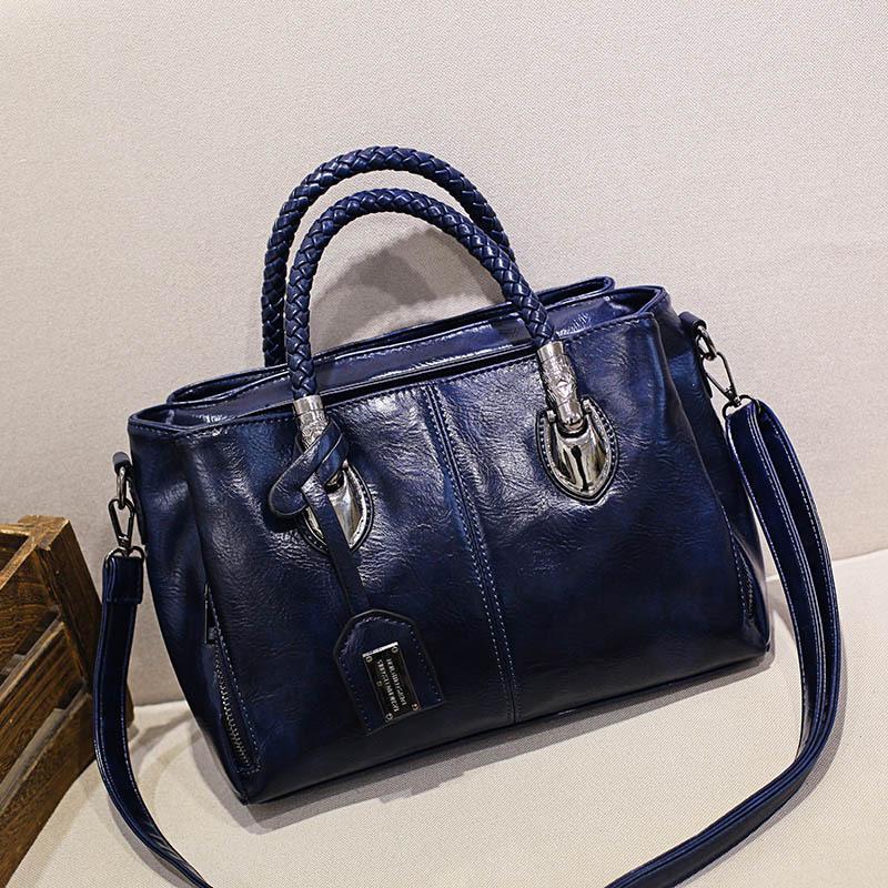 Leather Oil European Waxed Vintage Womens Handbag Large Capacity Multicompartment New Fashion Shoulder Bag And Crossbody Bag