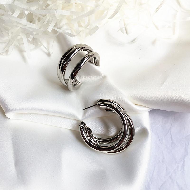 Celebrity's Same Style Metal Earrings Female Earrings Exaggerated Face Show Small Earrings Advanced and Popular Earrings