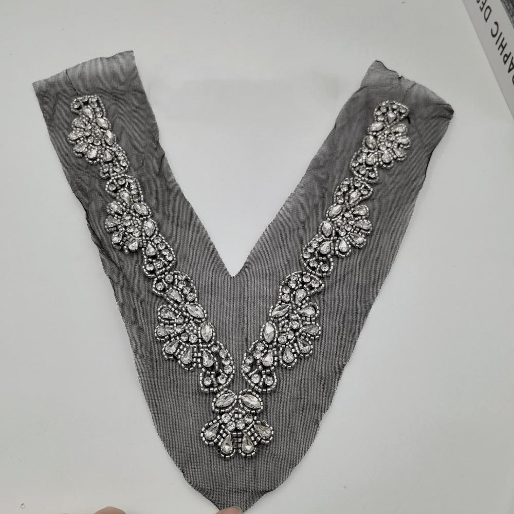 Bright Rhinestone V-shaped Collar Decoration Fabrics DIY Embellishments Hand Stitched Clothing Collar Patch Hand Beaded чёрный
