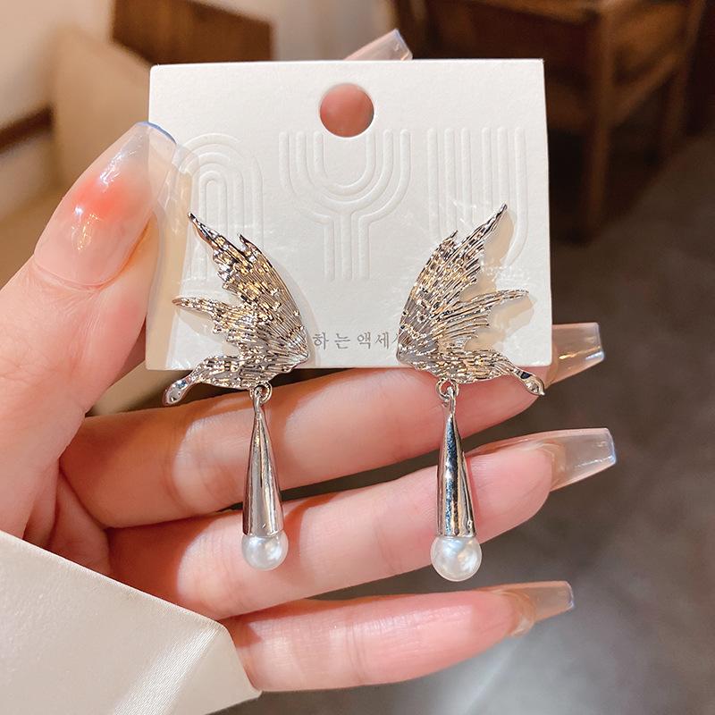 Yaratıcı Moda Su Damlası Asimetrik Saplama Küpe Vintage Sıradışı Gümüş Renk Düzensiz Metal Küpe Kadınlar Takı Için