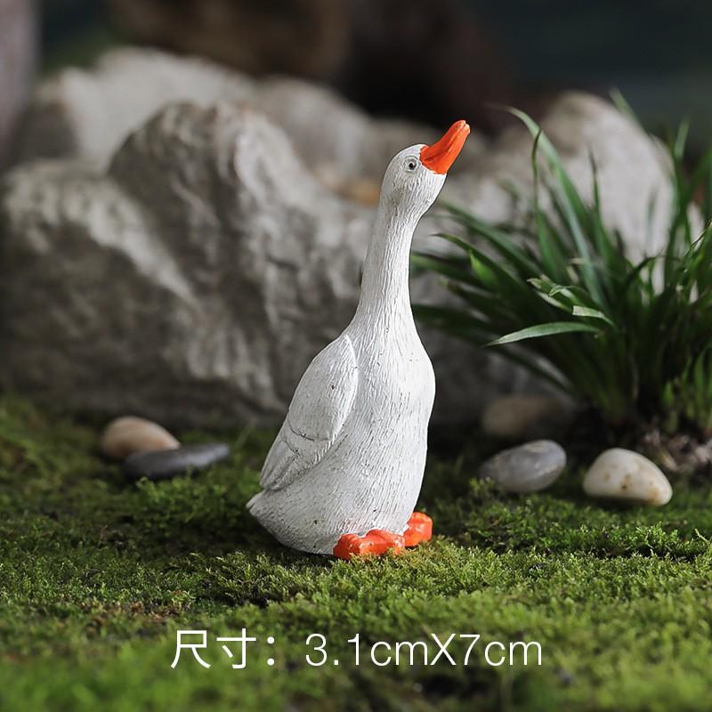 Nordic Style Resin Mini Figurines Set - Gnome Mushroom Frog Terrarium Decor Desktop Garden Ornament