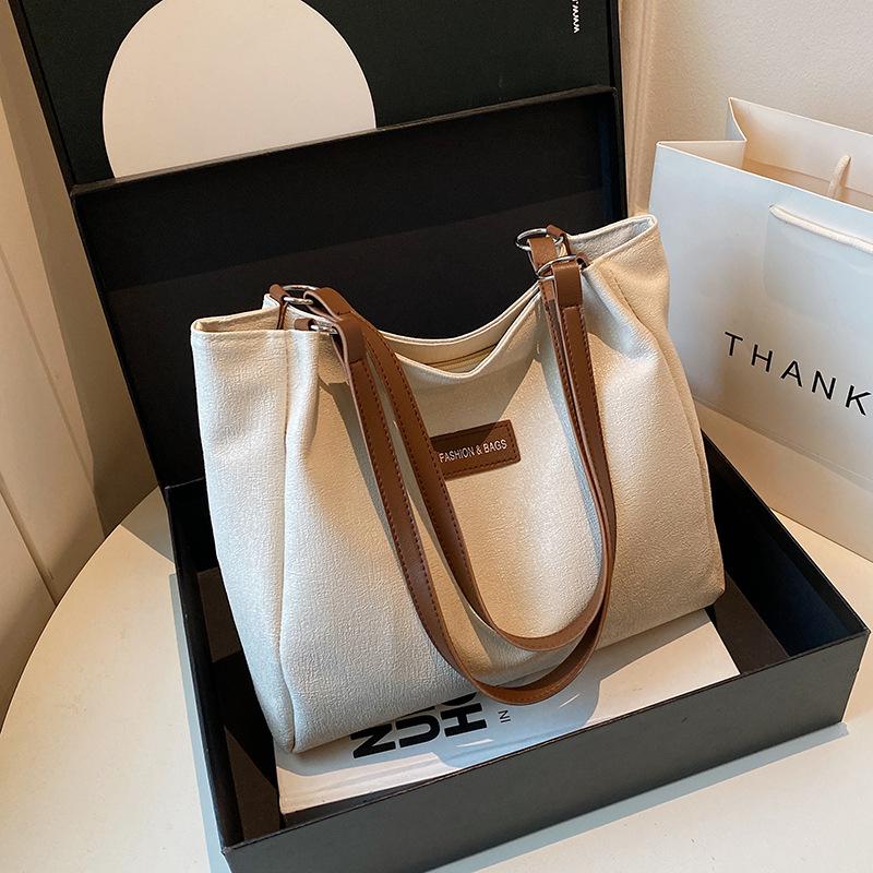 New single shoulder armpit bag large capacity commuting simple retro high sense tote bag versatile