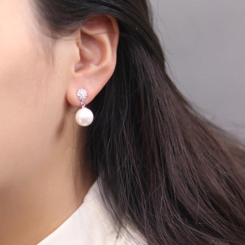 S925 Sterling Silver French Luxury Pearl Earrings: Elegant Rhinestone-Inlaid Shell Pearl Studs for Women