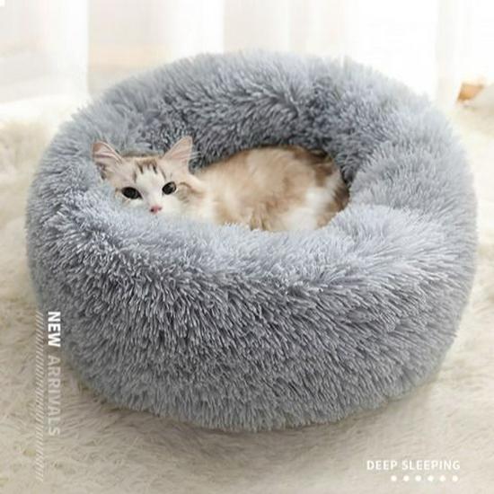 Round Warm Winter Pet Bed for Dogs & Cats - Non-Stick Hair Sleeping Nest for Small Pets