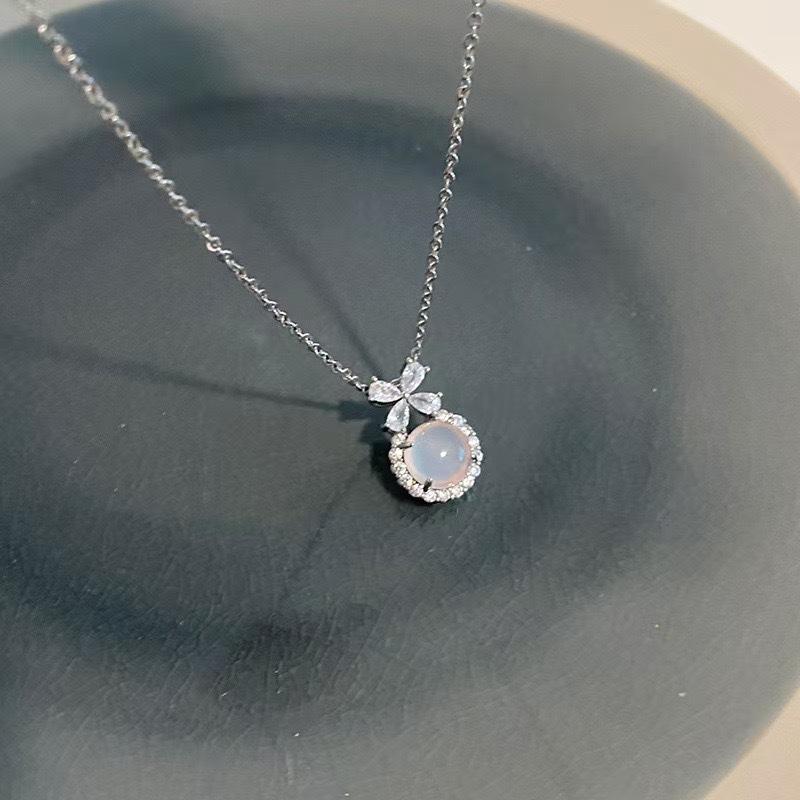 

Flower Bow Necklace Clover Pendant Premium Versatile Clavicle Chain