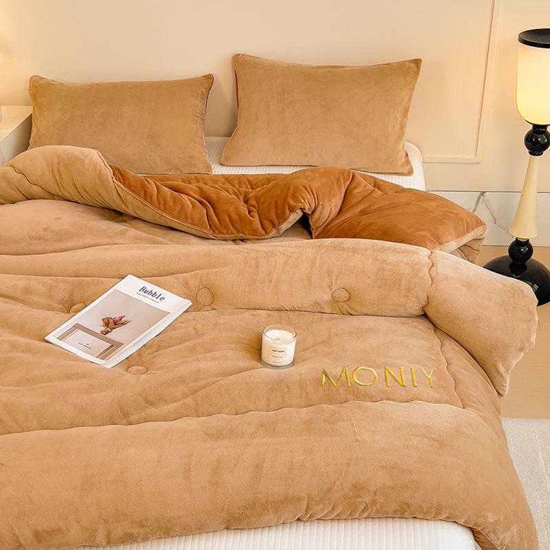 Cozy Autumn-Winter Double Patchwork Quilt: Plush Velvet Warm Bedding for Dorms & Homes