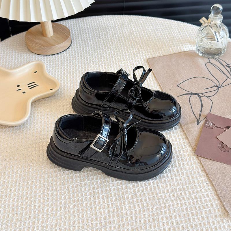 

Girls leather shoes, new spring and autumn children s shoes, little girl s princess shoes, soft-soled loafers, baby casual shoes, trendy 30 чорний