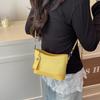 2025 Summer New Weaving Crossbody Bag Fashionable And Casual Small Bucket Bag Women'S Shoulder Bag