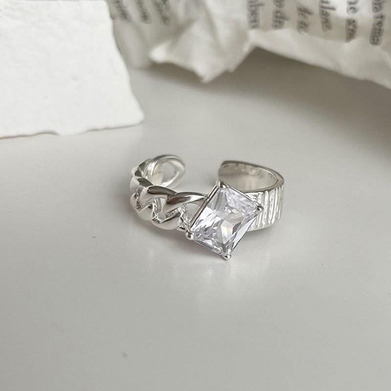 Silver 925 Trendsetting Adjustable Ring For Women Featuring Beautiful Pearl And Stylish Geometric Design
