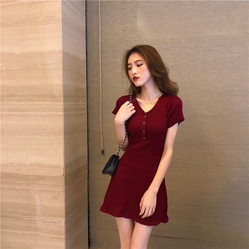 

2025 Summer Women s Korean V-neck Slim Fit A-line Knit Dress One Size, Stretch (Recommended for 75-120 Jin) вина червоного кольору
