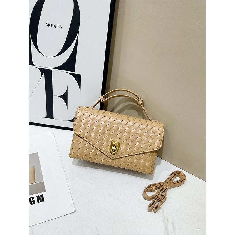 New Woven Bag Envelope Retro Briefcase Shoulder Portable Messenger Women's Bag