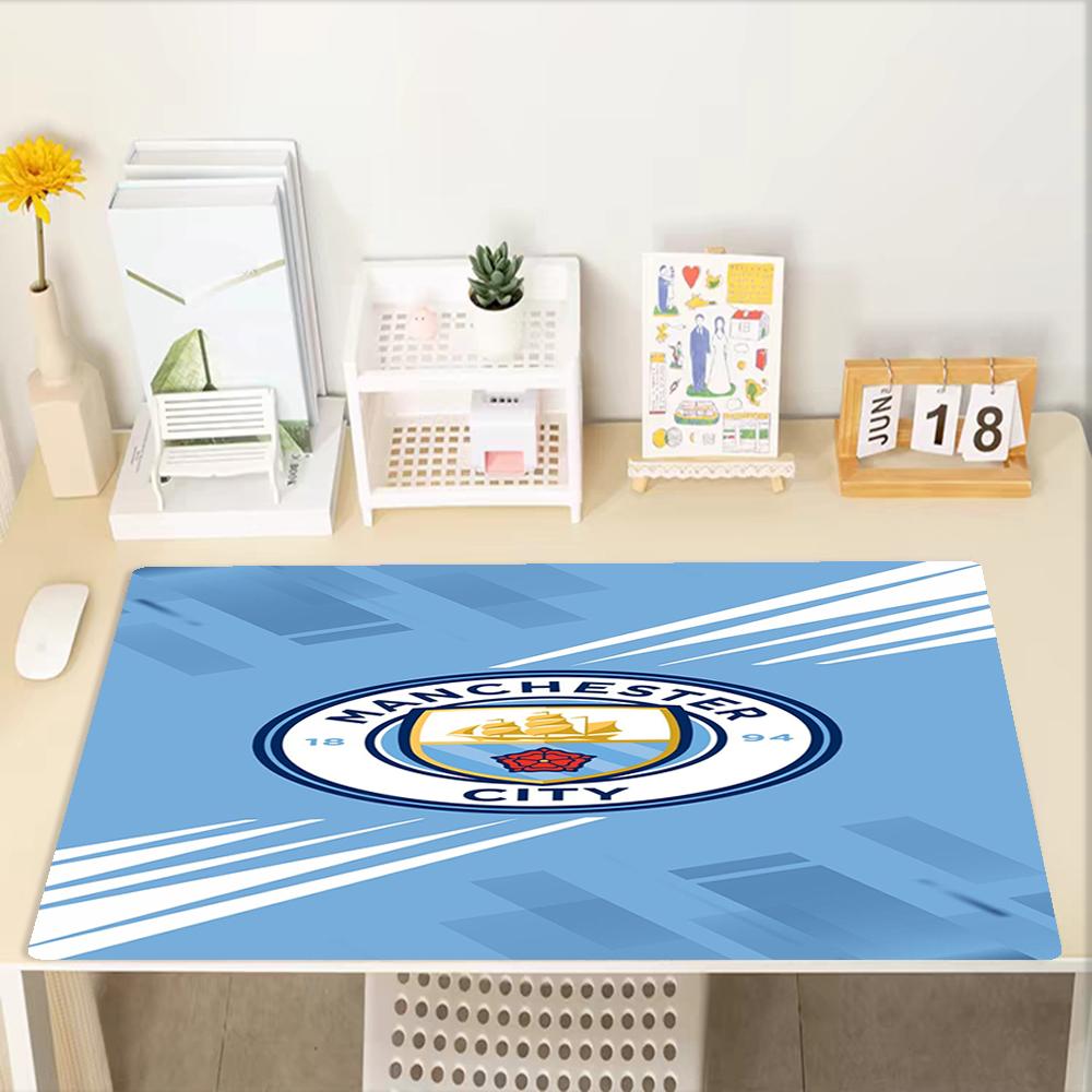 Manchester City Thema Mauspads, Rutschfeste Gummiunterseite, Multifunktionales Büro- & Heimdekor, Perfekt für die Personalisierung des Arbeitsplatzes.