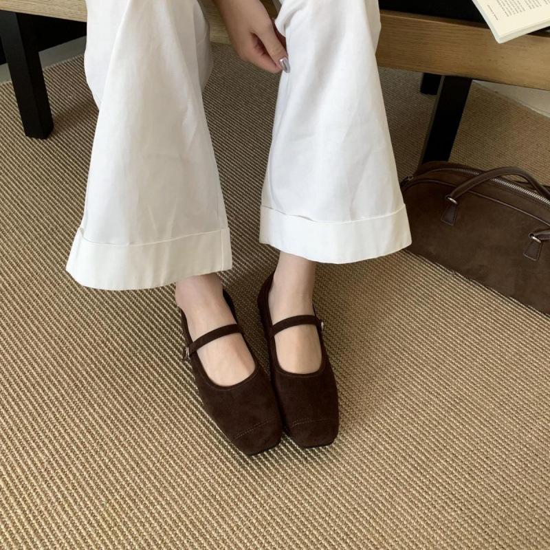 2025 spring and autumn new flat-bottomed French evening breeze retro square head Mary Jane single shoes with soft soles grandma shoes women