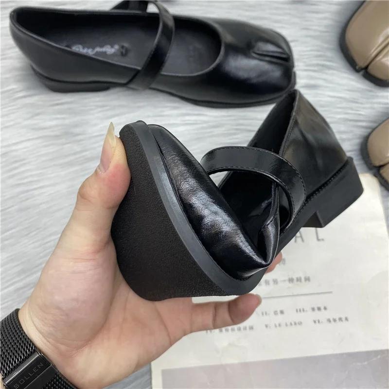 Fashion Women Flat Women's Square Toe Retro Single Shoes One Word Buckle Shallow Mouth Mary Jane Shoes Split Toe Shoes Sandals