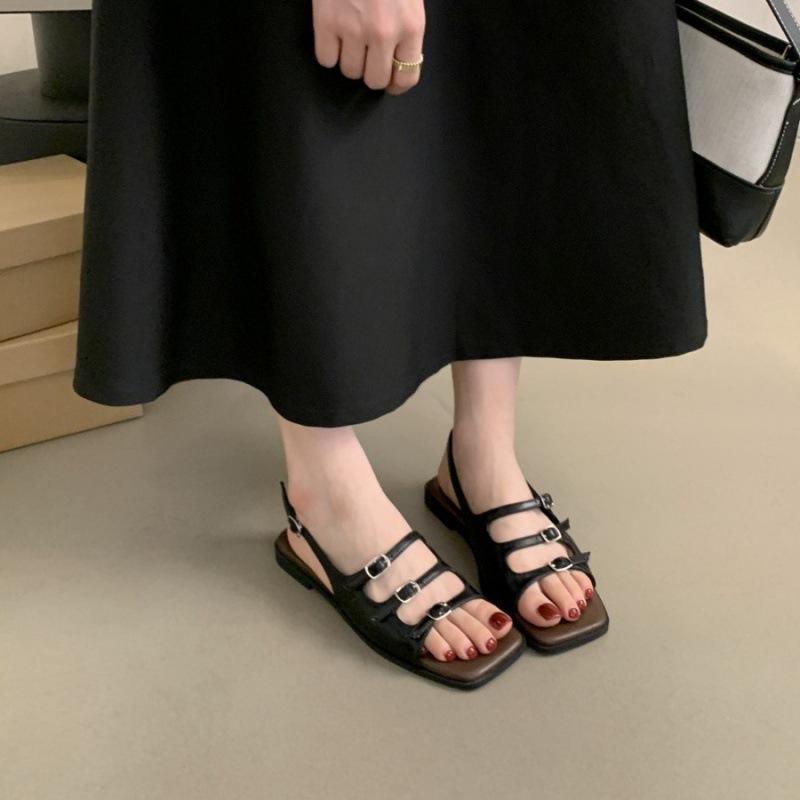 2025 Spring and Autumn New Square Head Sandals Women's Retro French Beautiful Fairy Evening Breeze Flat Bottom Seaside Luo