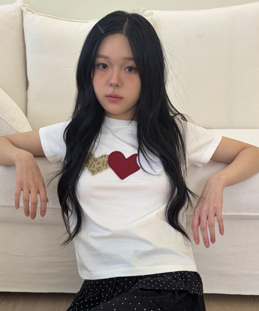 Loginaenloji Leopard Point Heart Patch Cotton T-Shirt White
