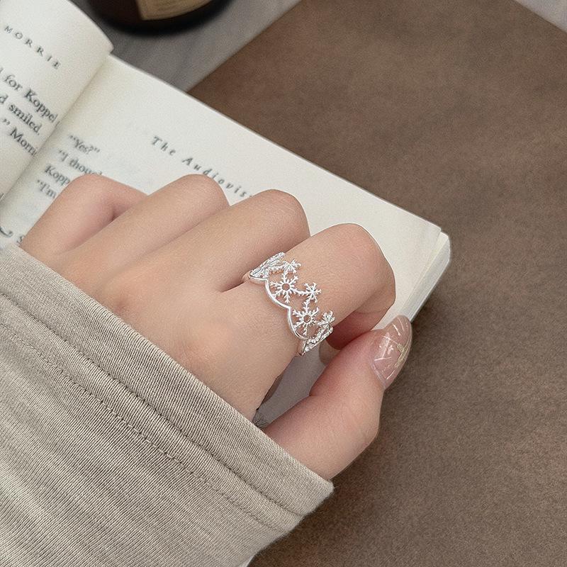 Chic 3D Snowflake & Heart Flower Open Ring – Versatile Stackable for Women