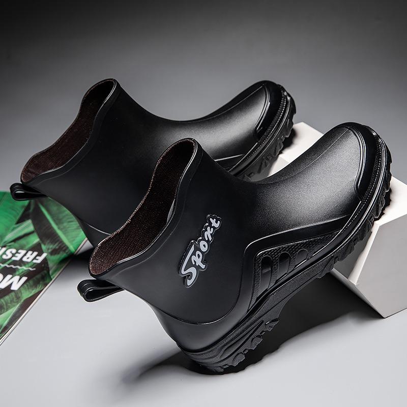 

Fashion short rain shoes men s adult new rain boots, light and wear-resistant rubber shoes, kitchen non-slip low-top waterproof shoes 39 чорний