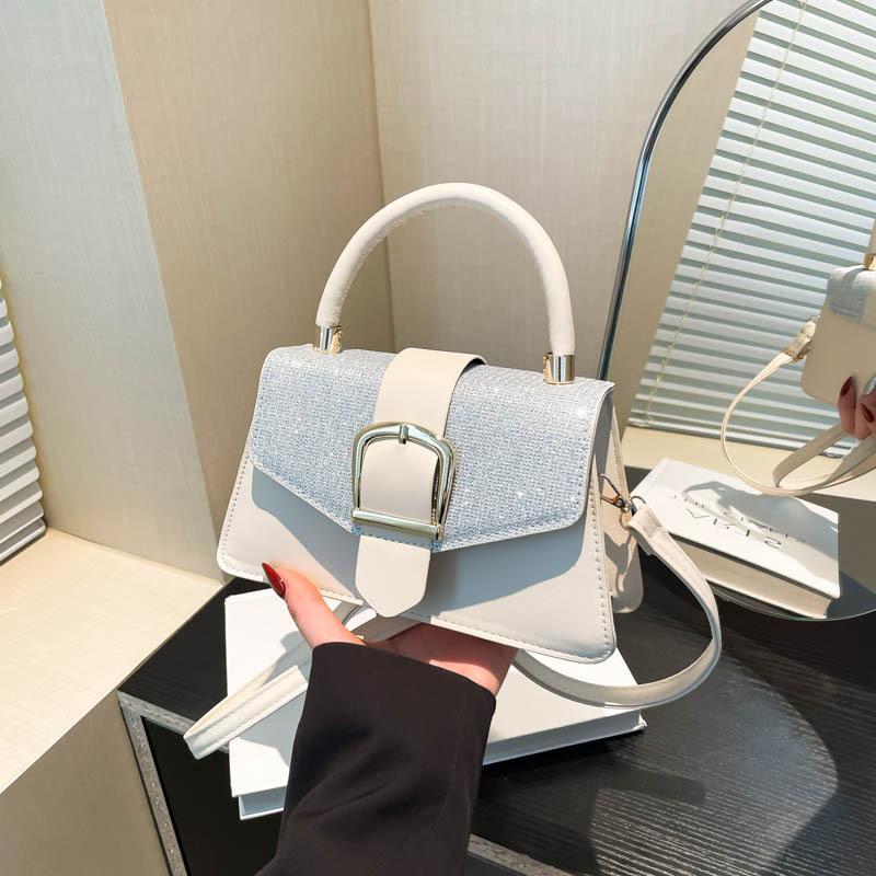 Korean Version of the Retro and Fashionable Portable Simple Temperament Bag 2025 New Casual and Beautiful Foreign Style Shoulder Messenger Bag