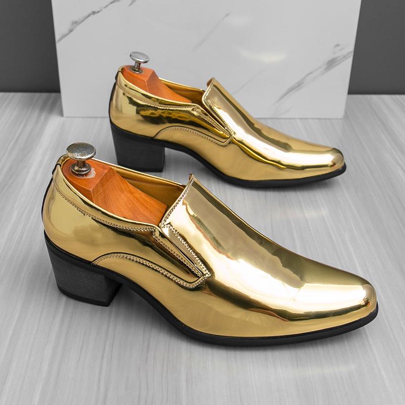 Sapatos Masculinos de Couro Macio de Bico Fino Sociais Formais Slip-On com Aumento de Altura