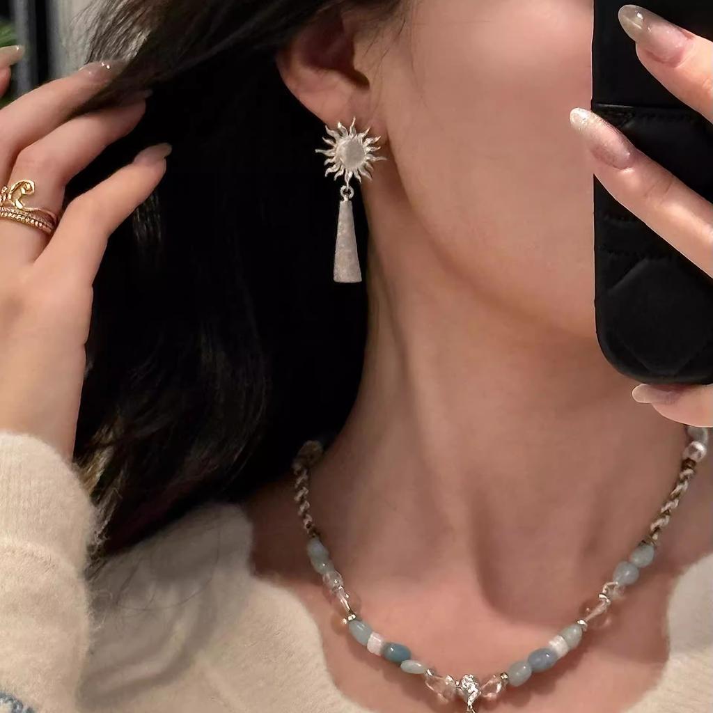 Sun Flower Pendant Earrings Retro Personality Versatile Earrings Fashion Light Luxury Premium Earrings Women