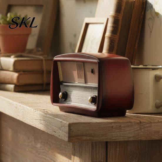 Mini Vintage Radio Ornament Model Desk Ornament, Retro Home Decoration Toy, Miniature Old Distressed Finish for Living Room Office Decor Wooden
