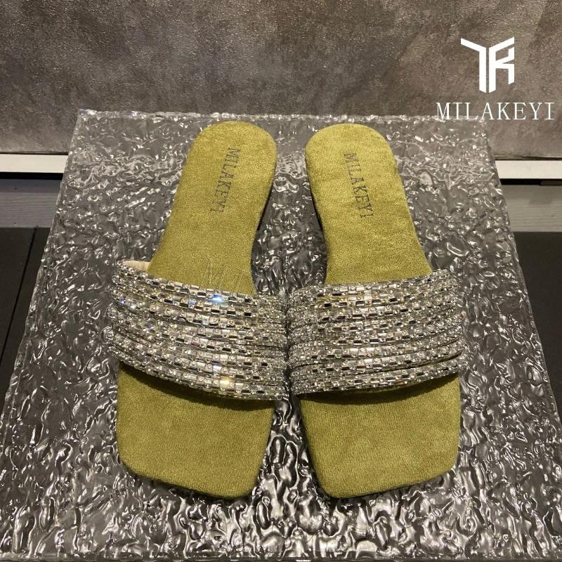 2024 Women's New Slippers Luxurious Rhinestone Designer Women's Fashion Summer Casual Open Toe Flat Beach Slippers