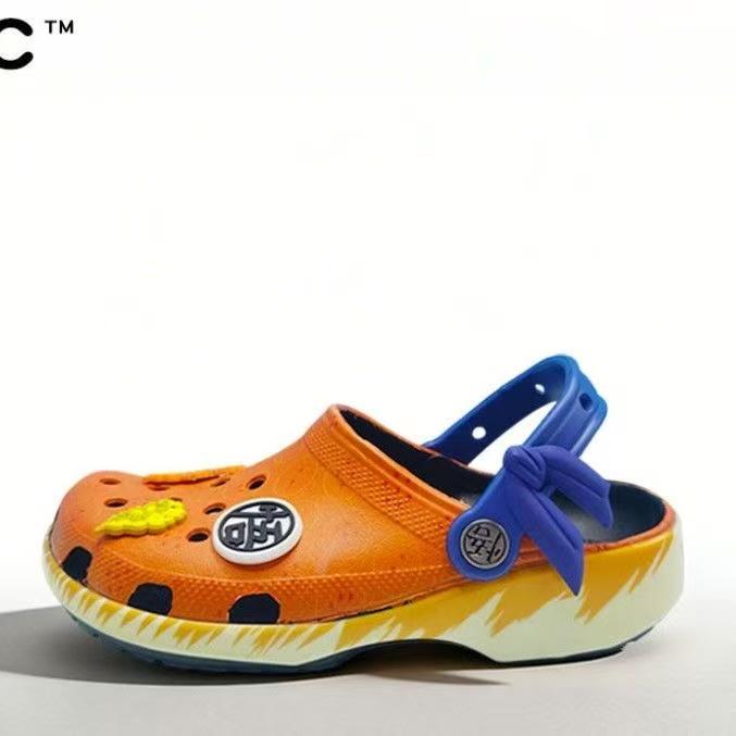 

Crocs Classic Dragon Ball Goku Kids Shoes Unisex Slippers 36-37(M4W6) коричневый