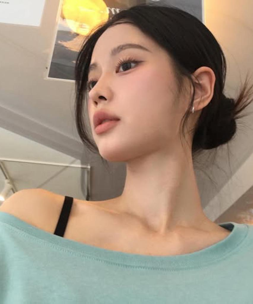 Seuteulaipeumagalin Margarine One-Shoulder Applique Logo Short Sleeve Mint