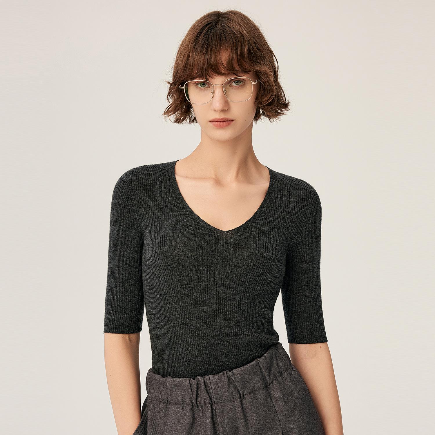 Merino Wool V-Neck Short Sleeve Seamless