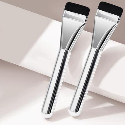 1 ks štětec s plochou hlavicí, štětec na podkladovou bázi, štětec na korektor, bezchybná nahá pleť, světlý odstín bez stop, štětec na masku