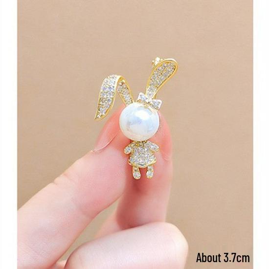 Elegant Zirconia Rabbit Brooch: Trendy Anti-exposure Pin for Sweaters