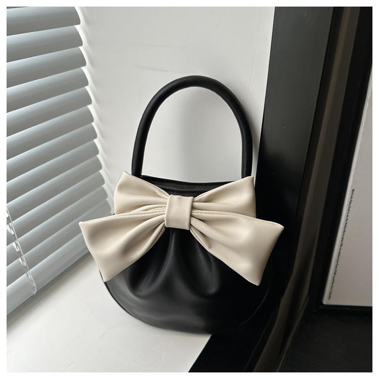 The New Round Handbag for Girls In The Autumn 2026, The Bow Crossbody Bag Is Fashiable and Versatile Pleated Women's Bag Trend