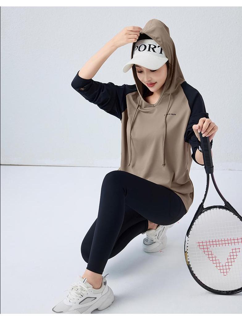 2026 Women's Three-Piece Sportswear Set: Long Sleeve Top with Loose Plus-Size Fit and Slimming Tapered Leggings for Yoga