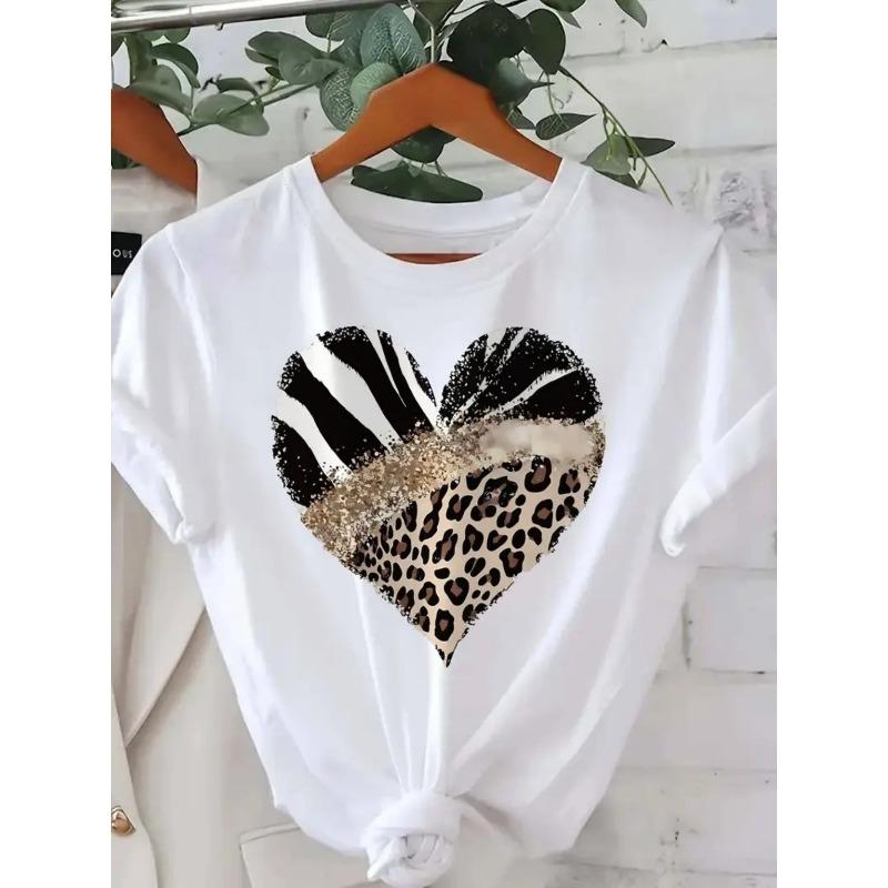 

European Size Women s White Retro Stripe & Leopard Print T-Shirt with Golden Glitter Heart Accent - Short Sleeve Crew Neck Casual Blouse 4XL білий