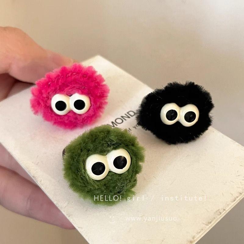 Cute Little Coal Ball Plush Open Ring for Women, Autumn Winter Niche Cartoon Funny Personality Fashion Adjustable Index Finger Jewelry