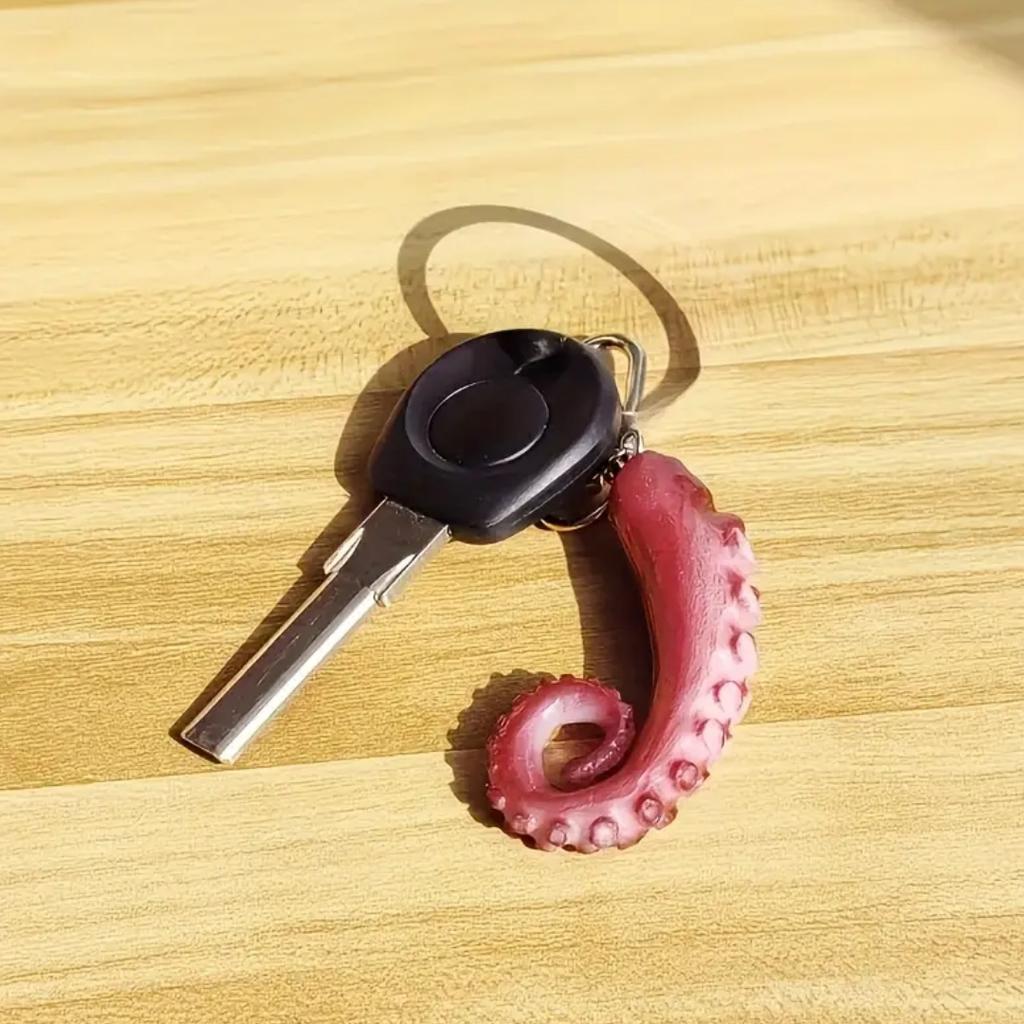 Creative Realistic Squid Keychain, Combining Trendy and Fun Elements