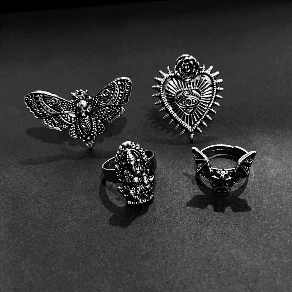 Personality Punk Darkness Ancient Silver Stereo Bat Moth Heart-shaped Devil Eye Opening Rings for Women Halloween Jewelry Gift
