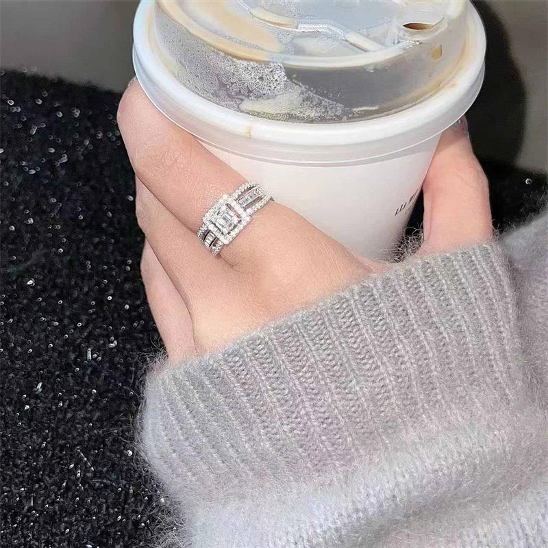 Elegant Three-Dimensional Hollow Diamond Ring: Trendy, Versatile Jewelry for Women Adjustable