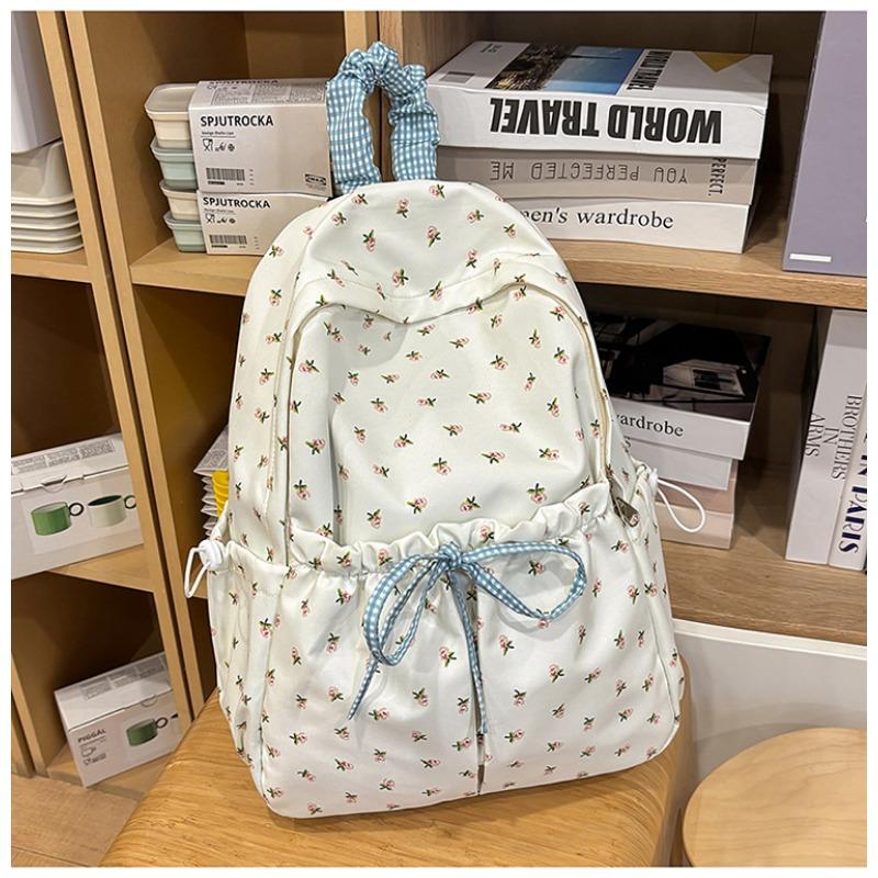 New fresh, sweet and cute little flower backpack, lightweight spring outing for junior and high school students, and large-capacity backpack.