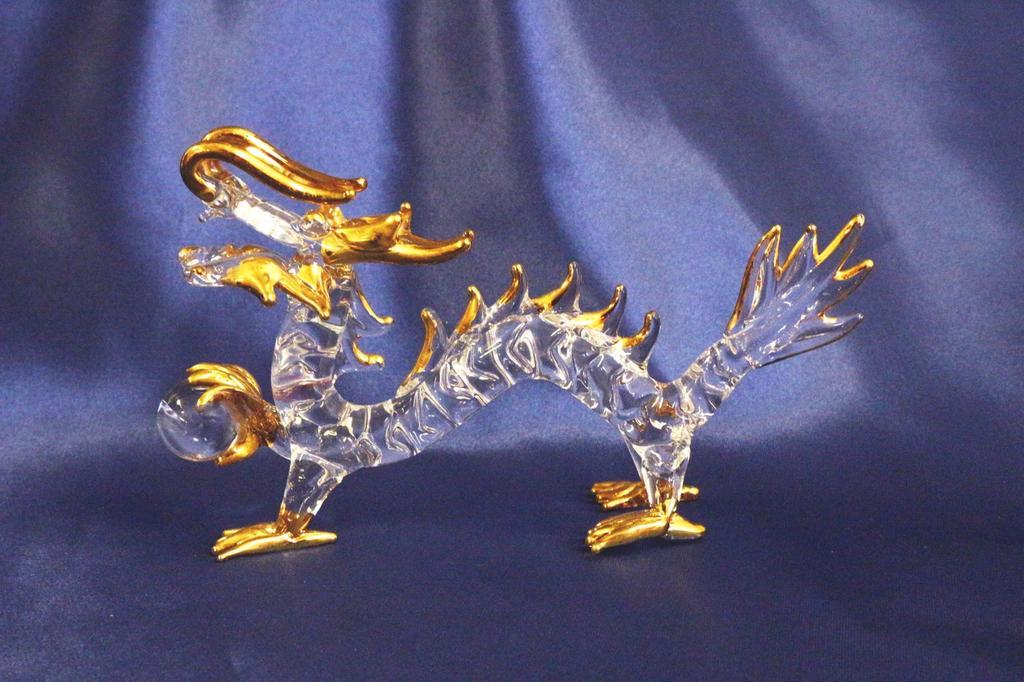 Fourcart Handmade Glass Natural Quartz Crystal Dragon 4-inch x 3-Piece Set