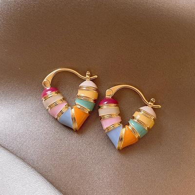 2024 Nouvelles Boucles d'Oreilles Cercle Irrégulier Love Vintage pour Femmes Boucles d'Oreilles Créoles Colorées de Luxe Filles Bijoux de Fête Tendance Unique Cadeaux